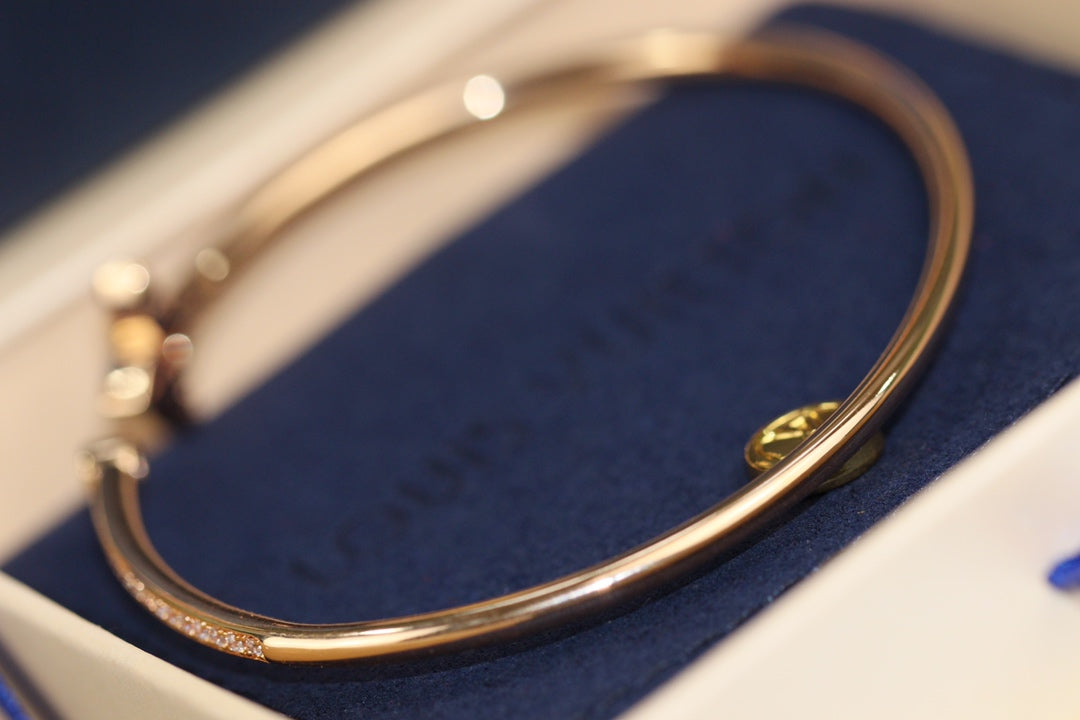 [Clover]IDYLLE PINK GOLD OPEN BRACELET DIAMOND PAVED