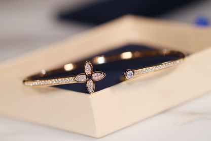 [Clover]IDYLLE GOLD OPEN BRACELET DIAMOND PAVED
