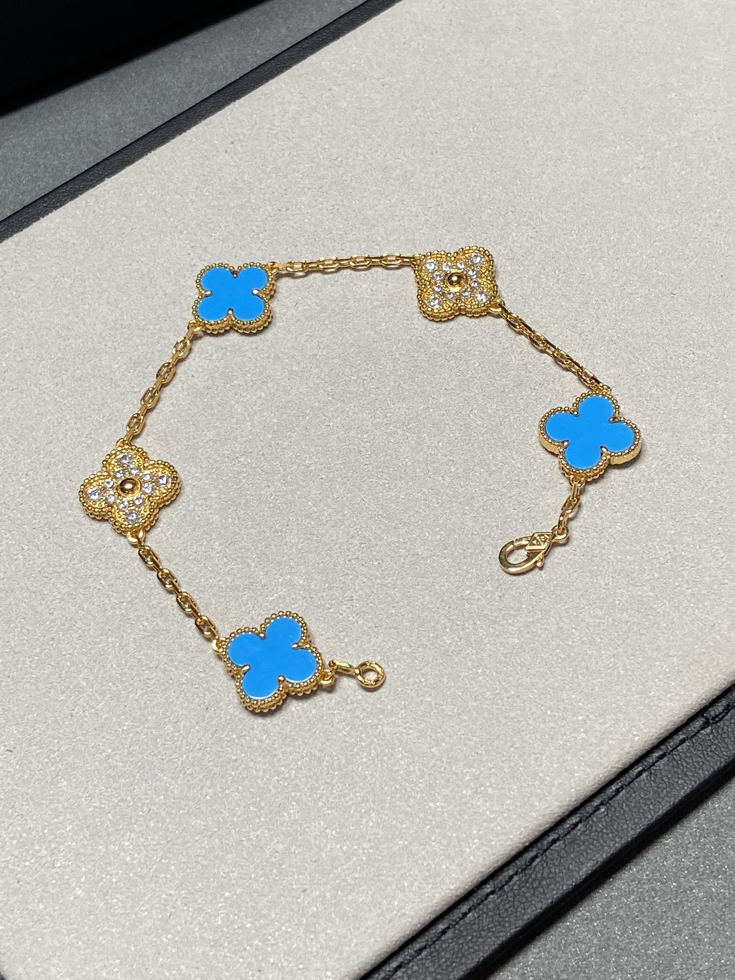 [Clover]CLOVER 5 MOTIF BLUE CHALCEDONY DIAMOND GOLD BRACELET