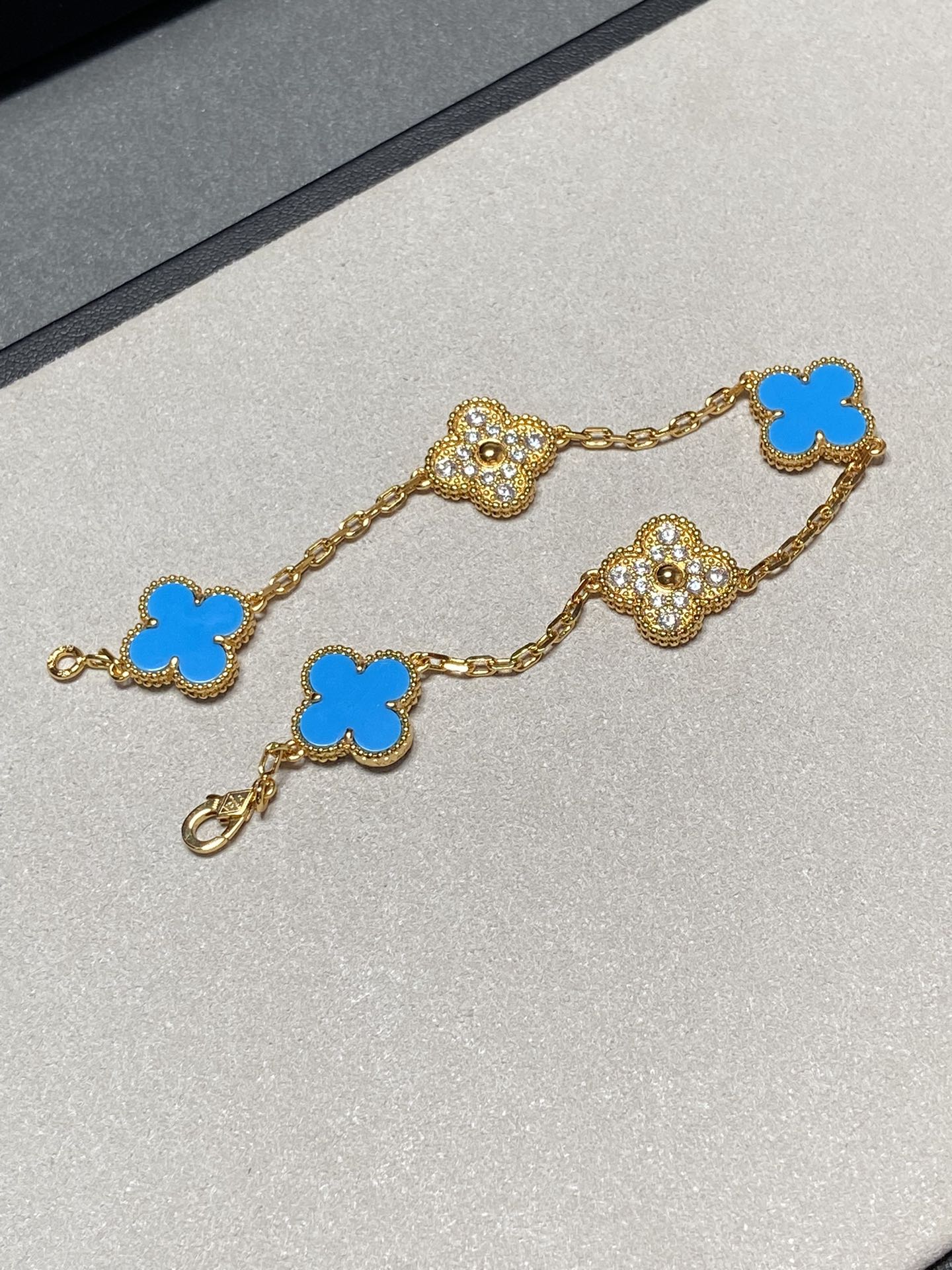 [Clover]CLOVER 5 MOTIF BLUE CHALCEDONY DIAMOND GOLD BRACELET
