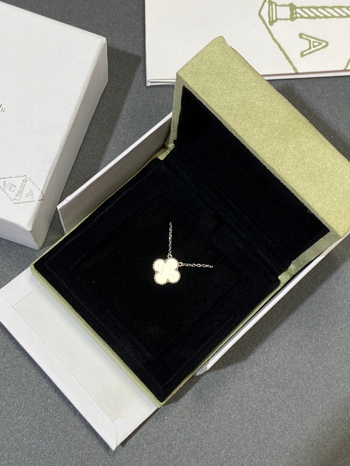 [Clover]CLOVER MEDIUM SILVER WHITE MOP NECKLACE