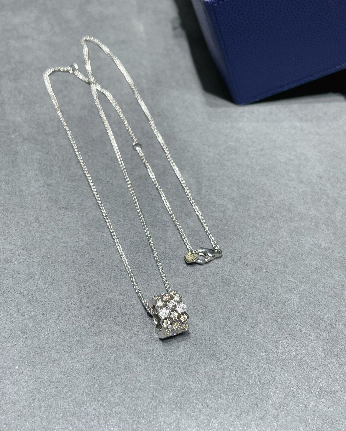 [Clover]BEE LOVE DIAMOND PAVED 3 ROW NECKLACE