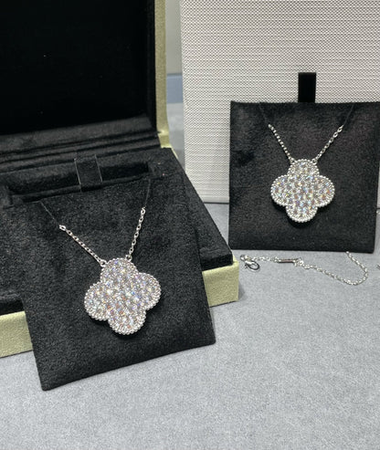 [Clover]CLOVER 25MM LARGE PENDANT DIAMOND PAVED SILVER NECKLACE