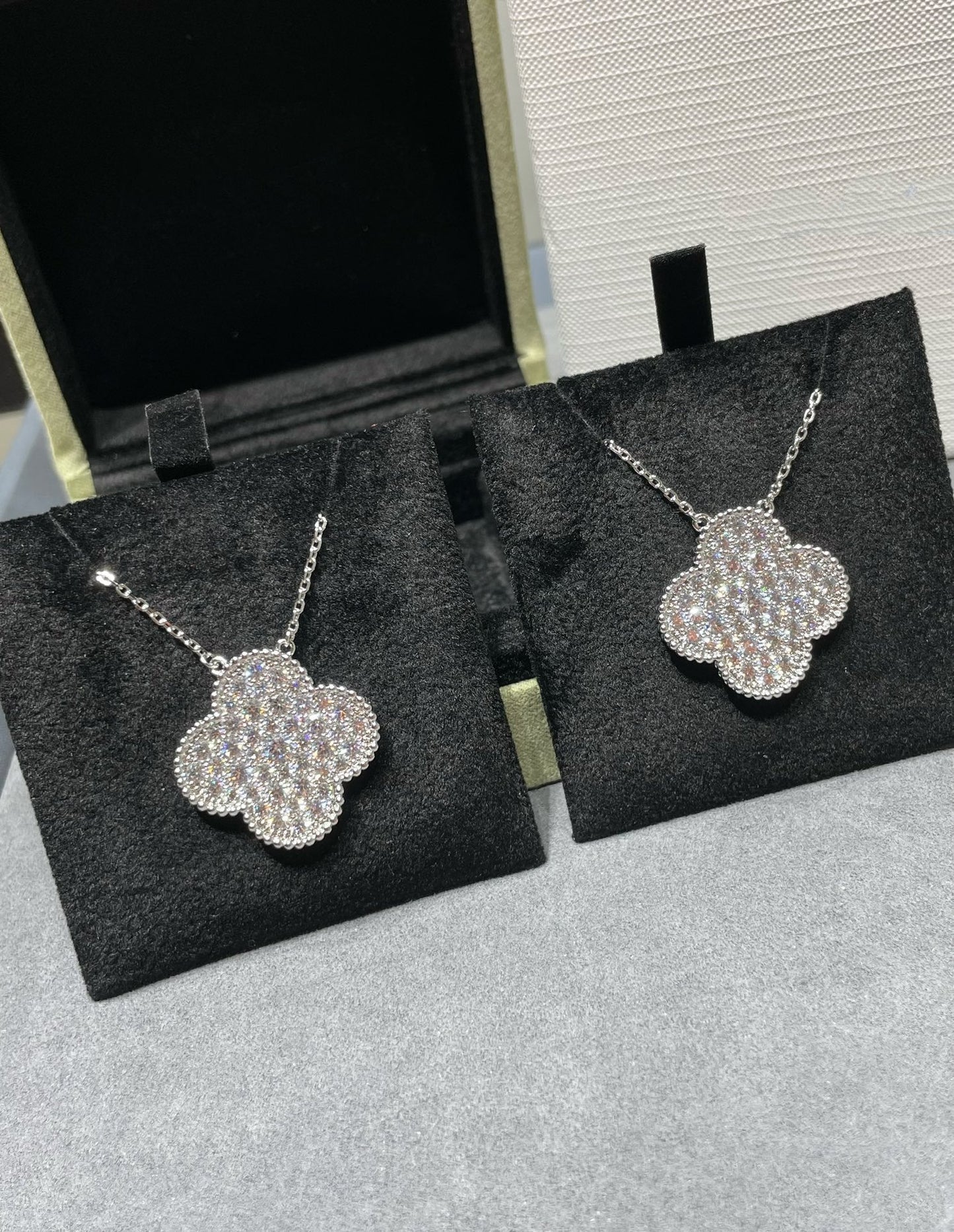 [Clover]CLOVER 25MM LARGE PENDANT DIAMOND PAVED SILVER NECKLACE