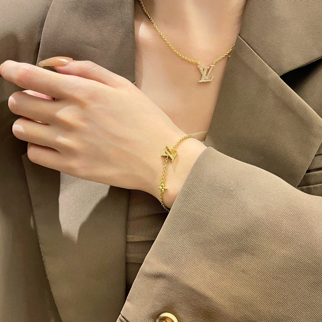 [Clover]LOGO STAR MOTIF GOLD BRACELET