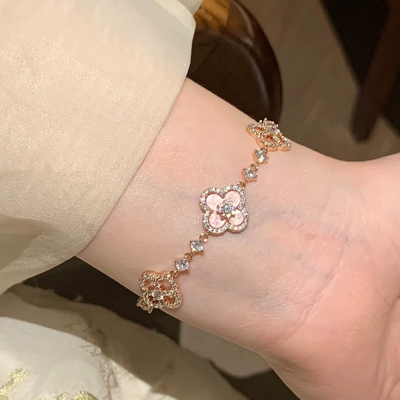 [Clover]CLOVER 5 MOTIF PINK BLUE RED WHITE BRACELET