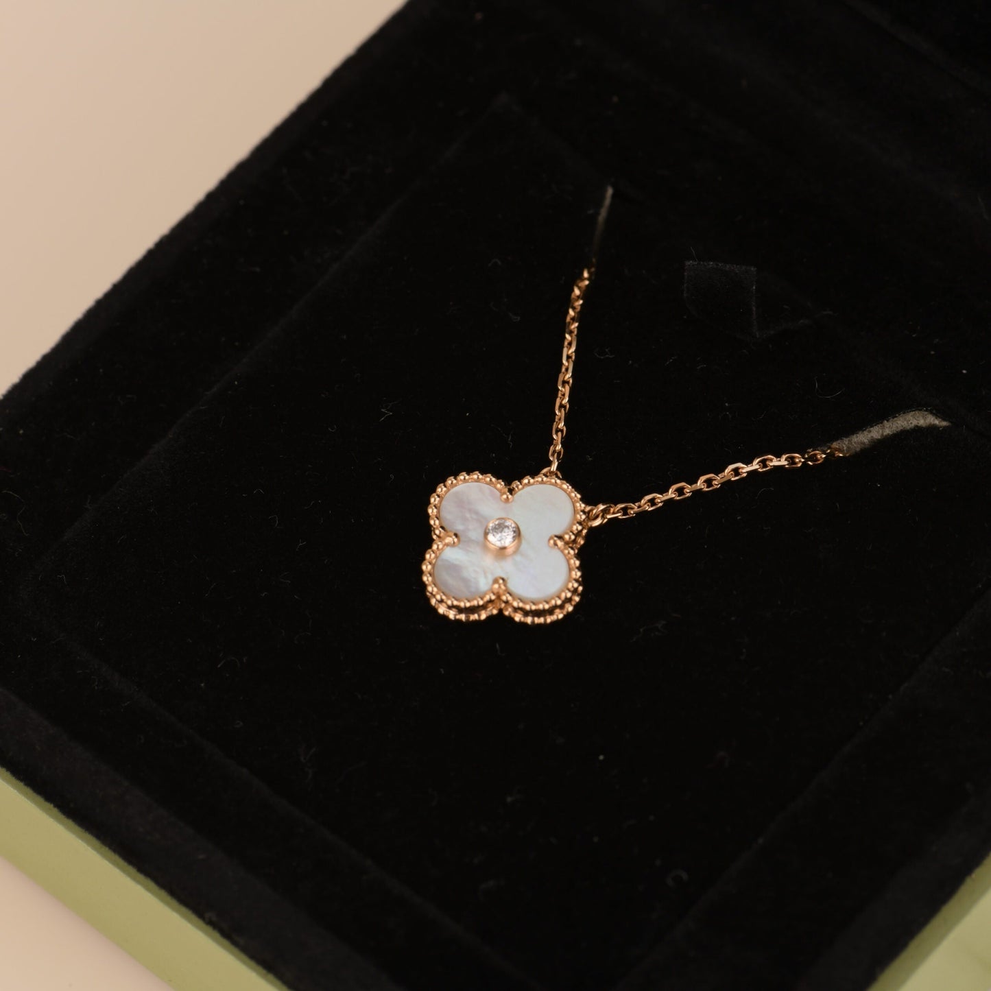 [Clover]CLOVER 15MM DIAMOND WHITE FRITILLARIA NECKLACE