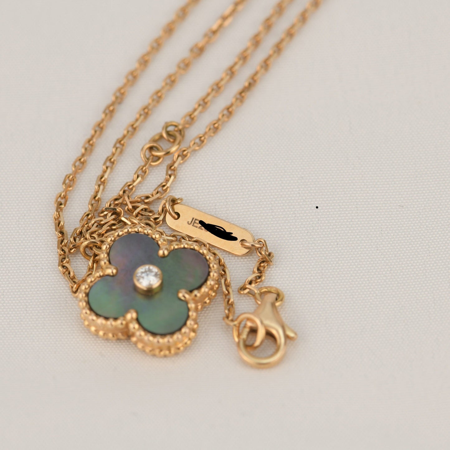 [Clover]CLOVER 15MM DIAMOND AND MOTHER-OF-GREY NECKLACE