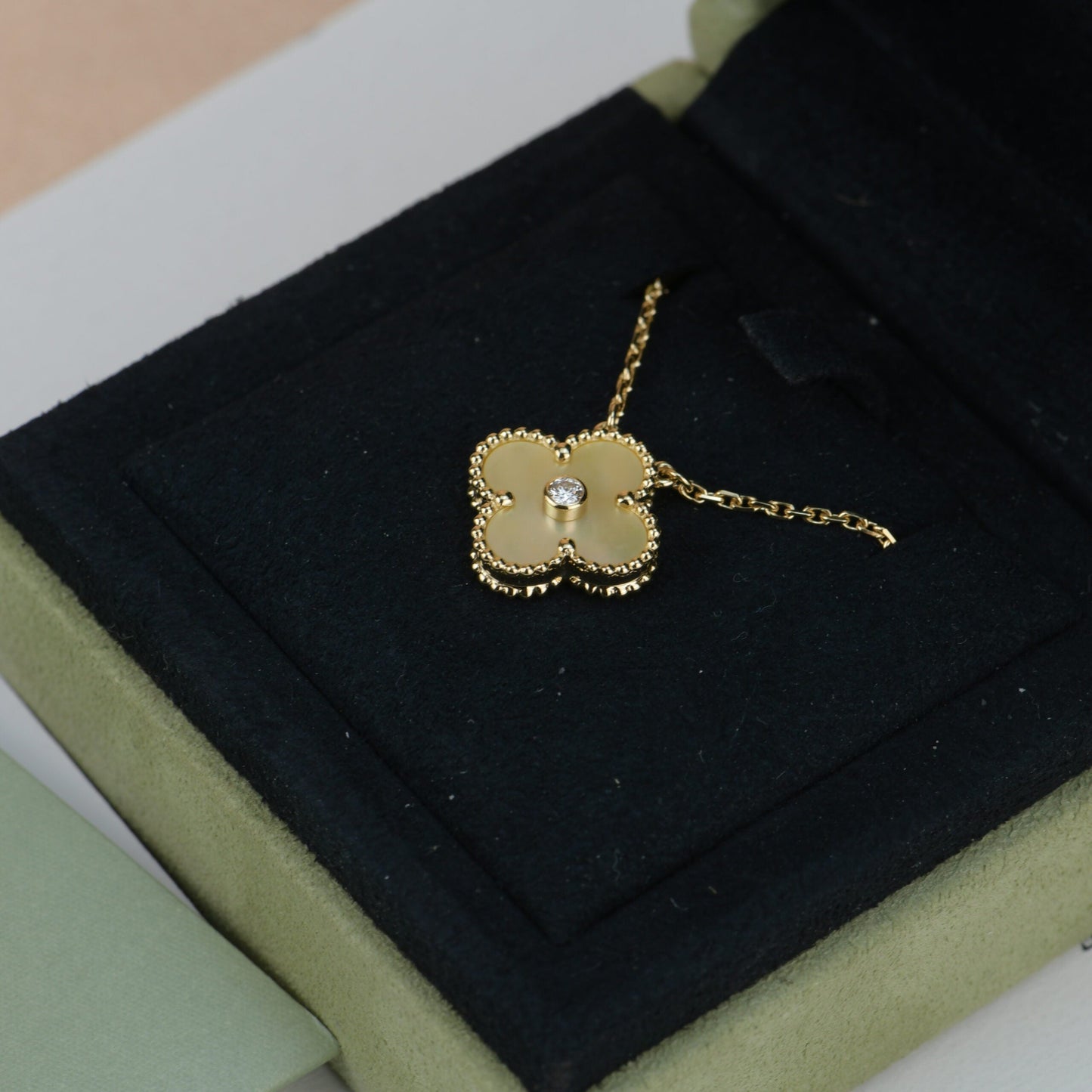 [Clover]CLOVER 15MM DIAMOND GOLD MOTHER OF PEARL NECKLACE