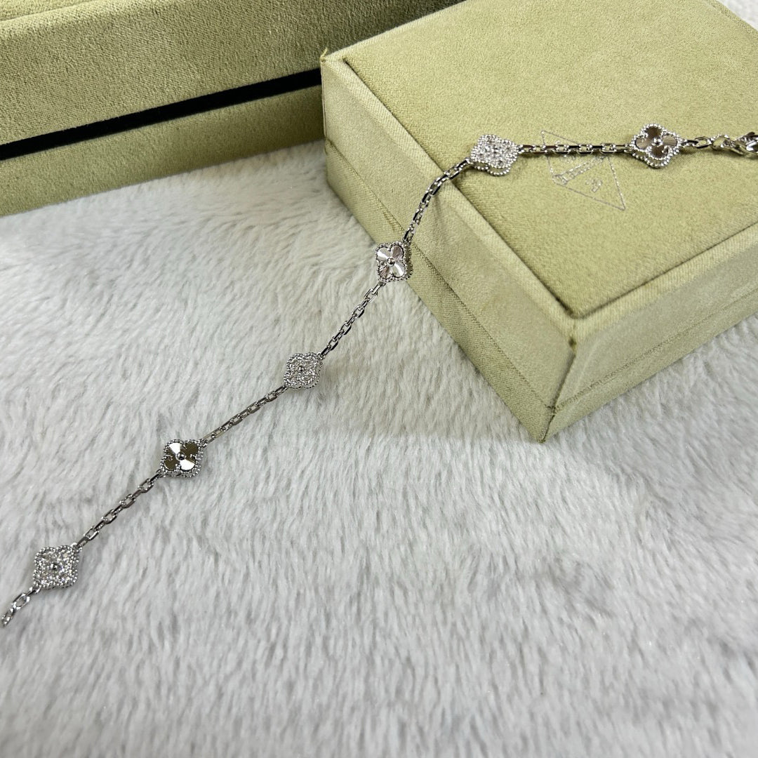 [Clover]CLOVER 6 MOTIF DIAMOND LASER BRACELET