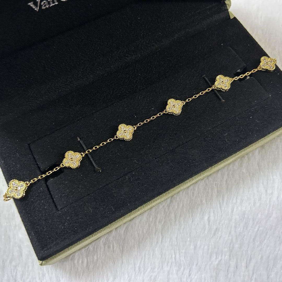 [Clover]CLOVER 6 MOTIF DIAMOND BRACELET
