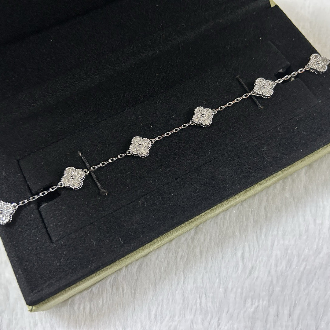 [Clover]CLOVER 6 MOTIF DIAMOND BRACELET