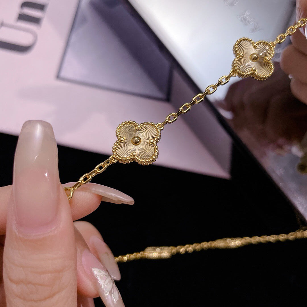 [Clover]CLOVER 10 MOTIFS LASER NECKLACE