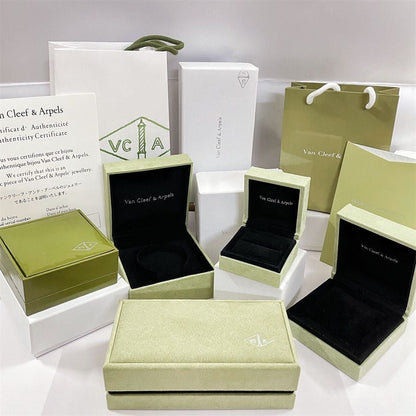 [Clover]VA CLOVER BRACELET NECKLACE RING BOX GIFT BAG