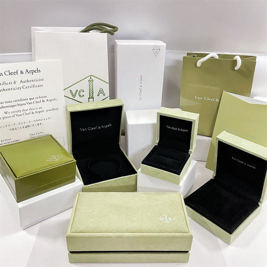 [Clover]VA CLOVER BRACELET NECKLACE RING BOX GIFT BAG
