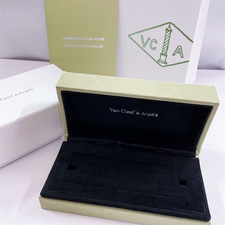 [Clover]VA CLOVER BRACELET NECKLACE RING BOX GIFT BAG
