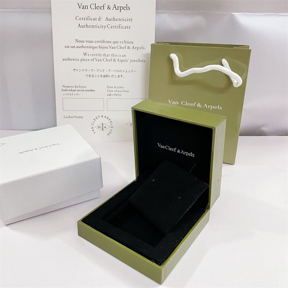 [Clover]VA CLOVER BRACELET NECKLACE RING BOX GIFT BAG