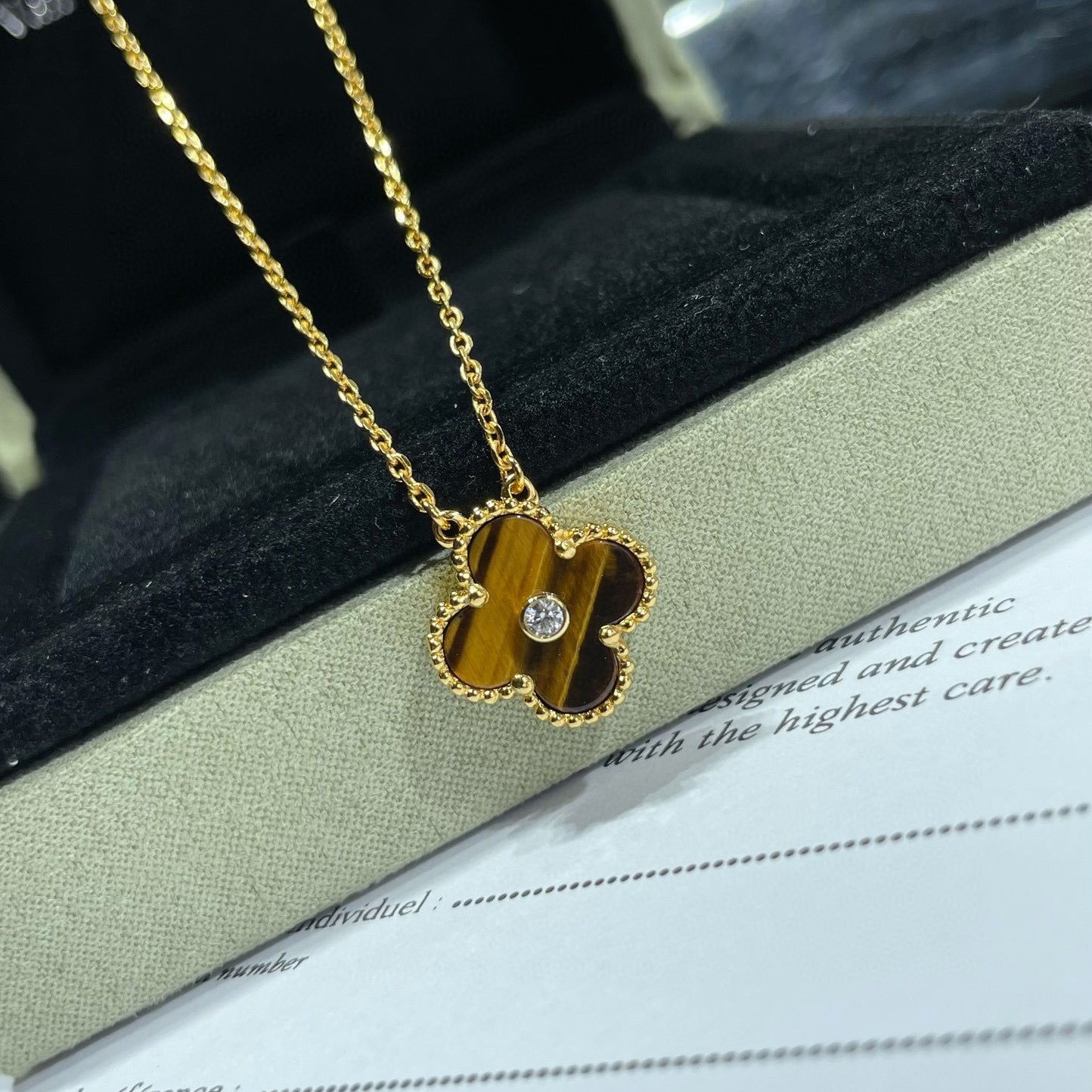 [Clover]CLOVER 15MM DIAMOND AND YELLOW TIGER'S EYE AGATE necklace
