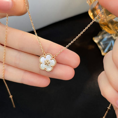 [Clover]LUCKY  WHITE MOP  PLUM BLOSSOM NECKLACE