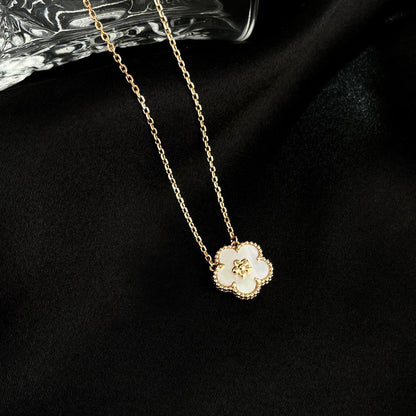 [Clover]LUCKY  WHITE MOP  PLUM BLOSSOM NECKLACE