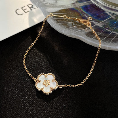 [Clover]LUCKY WHITE MOP PLUM BLOSSOM  BRACELET