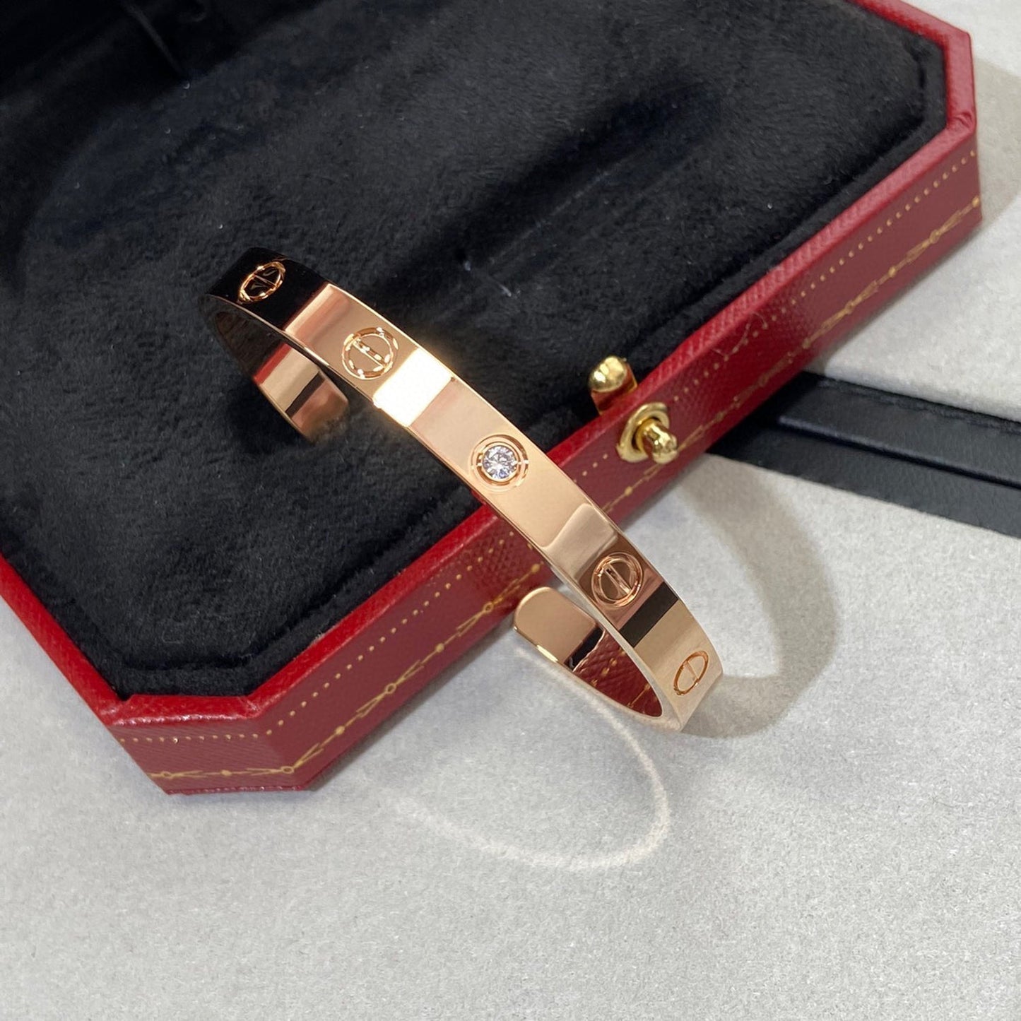 [Clover]LOVE BRACELET 6.1MM 1 DIAMOND OPEN CUFF
