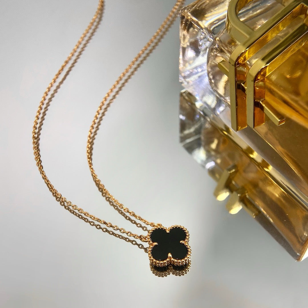 [Clover]CLOVER 15MM BLACK ONYX SINGLE FLOWER NECKLACE