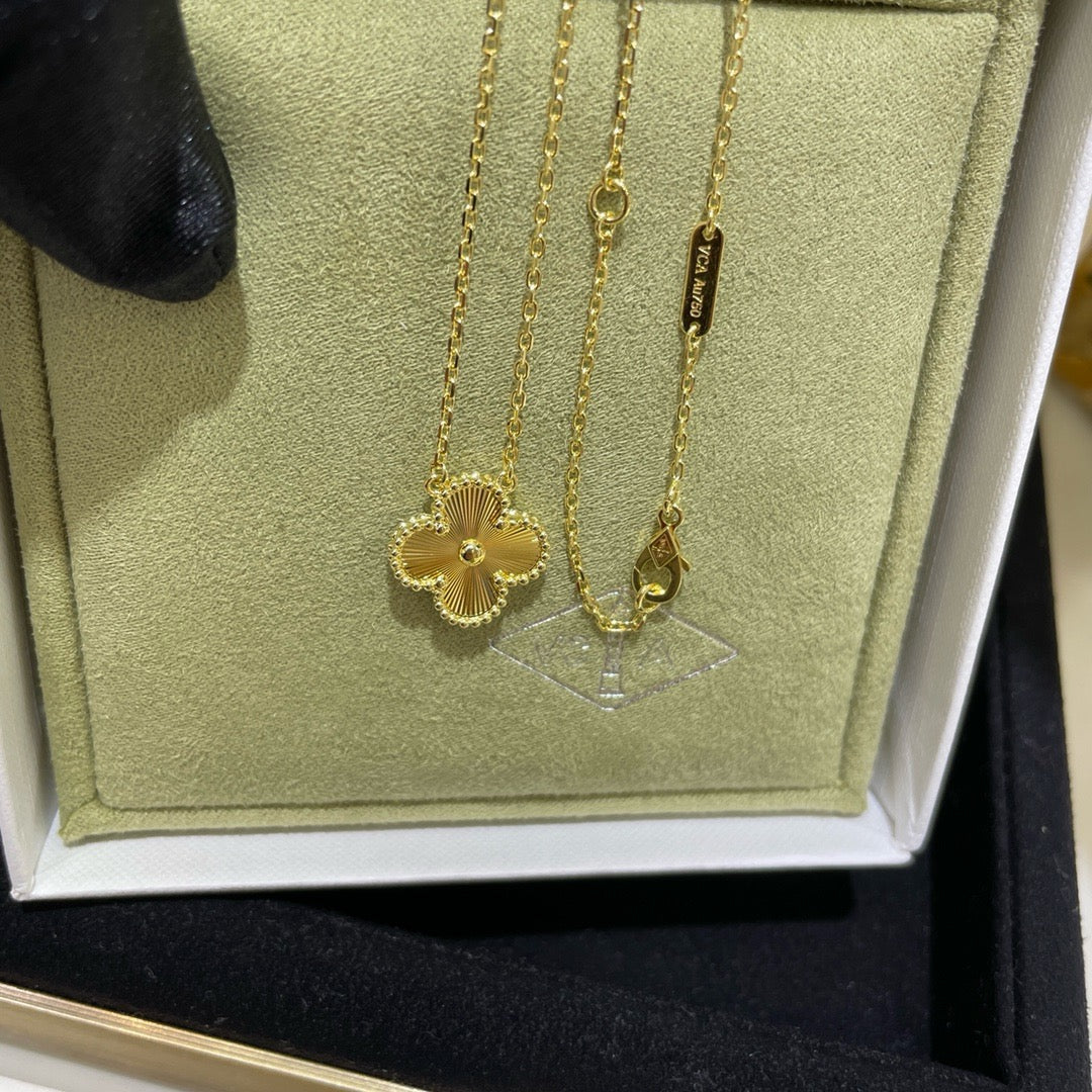 [Clover]CLOVER 15MM LASER NECKLACE