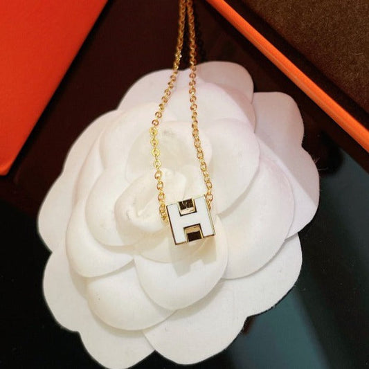 [Clover]H WHITE SQUARE GOLD NECKLACE