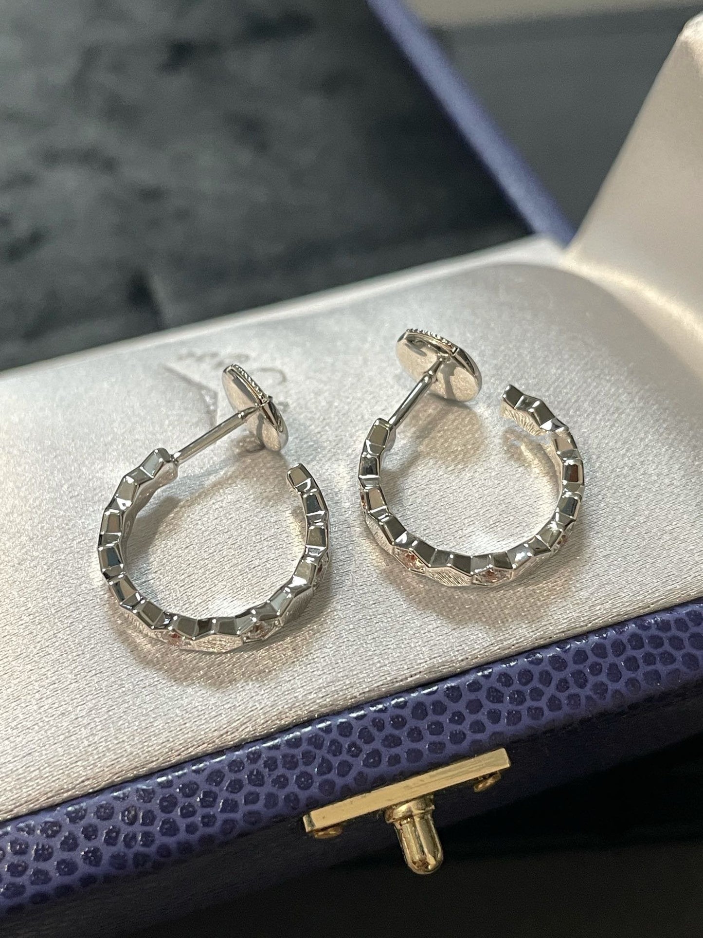 [Clover]Hollow Design Four-Leaf Clover Flower Shape Ring