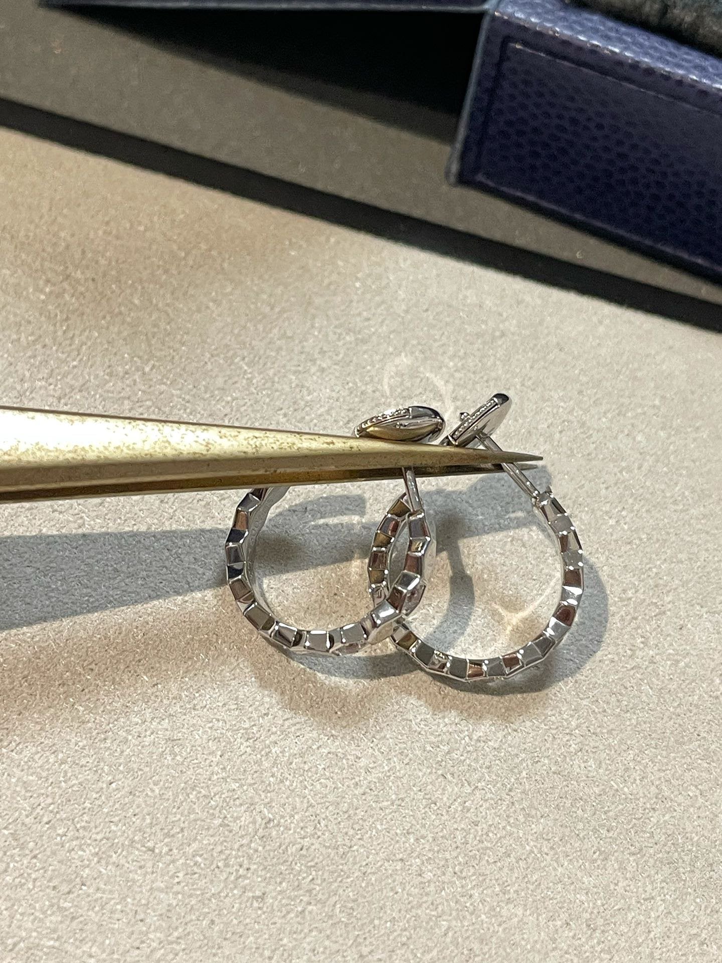 [Clover]Hollow Design Four-Leaf Clover Flower Shape Ring