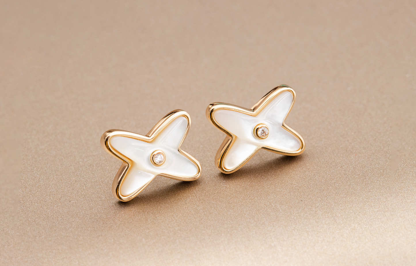 [Clover]JEUX DE WHITE MOP PINK GOLD DIAMOND EARRINGS