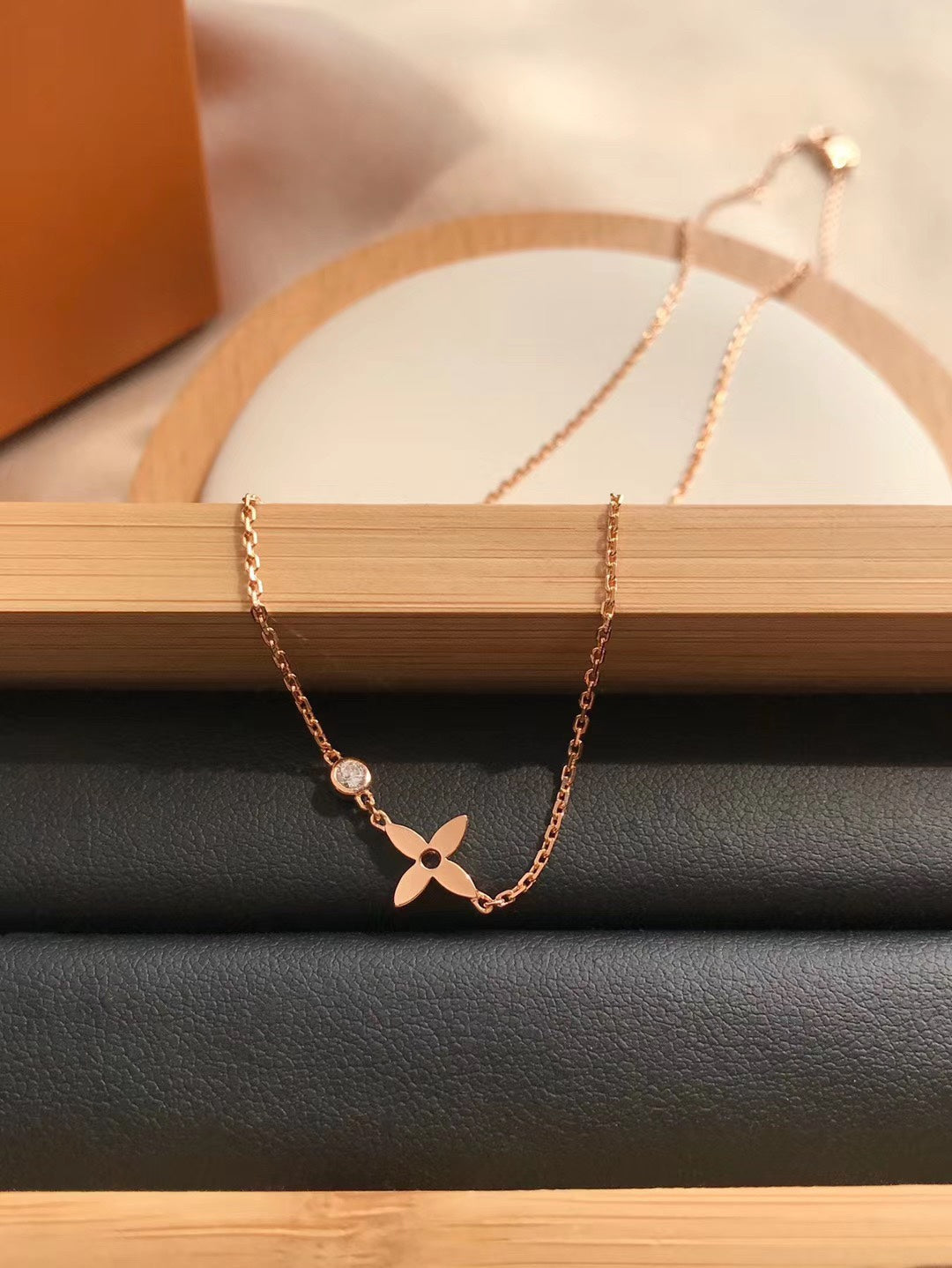 [Clover]BLOSSOM PENDANT PINK GOLD AND DIAMOND