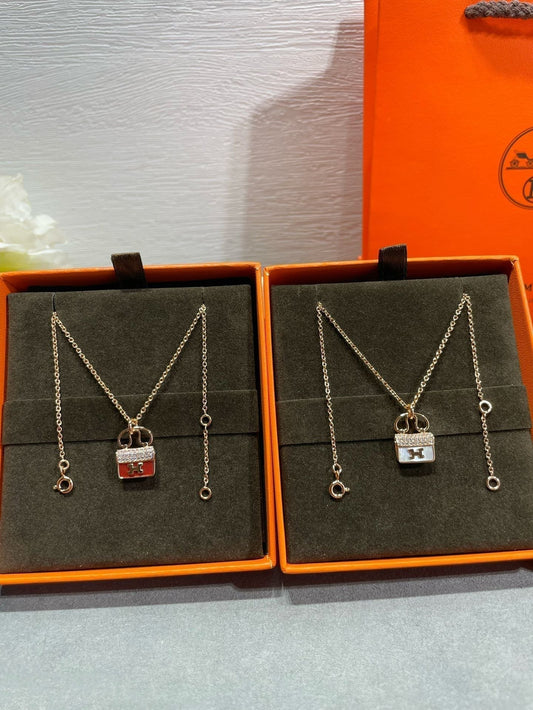 [Clover]H CIRCE MOISSANITE PENDANT NECKLACE GOLD