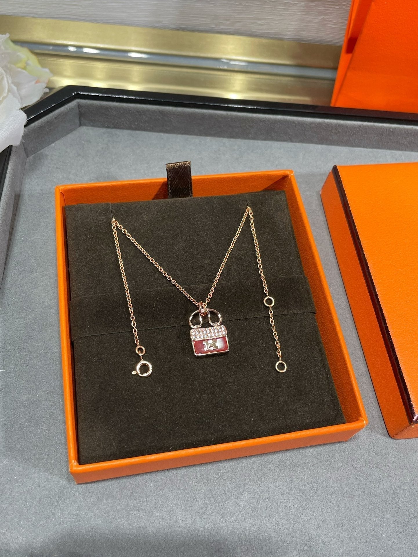 [Clover]H CIRCE MOISSANITE PENDANT NECKLACE GOLD
