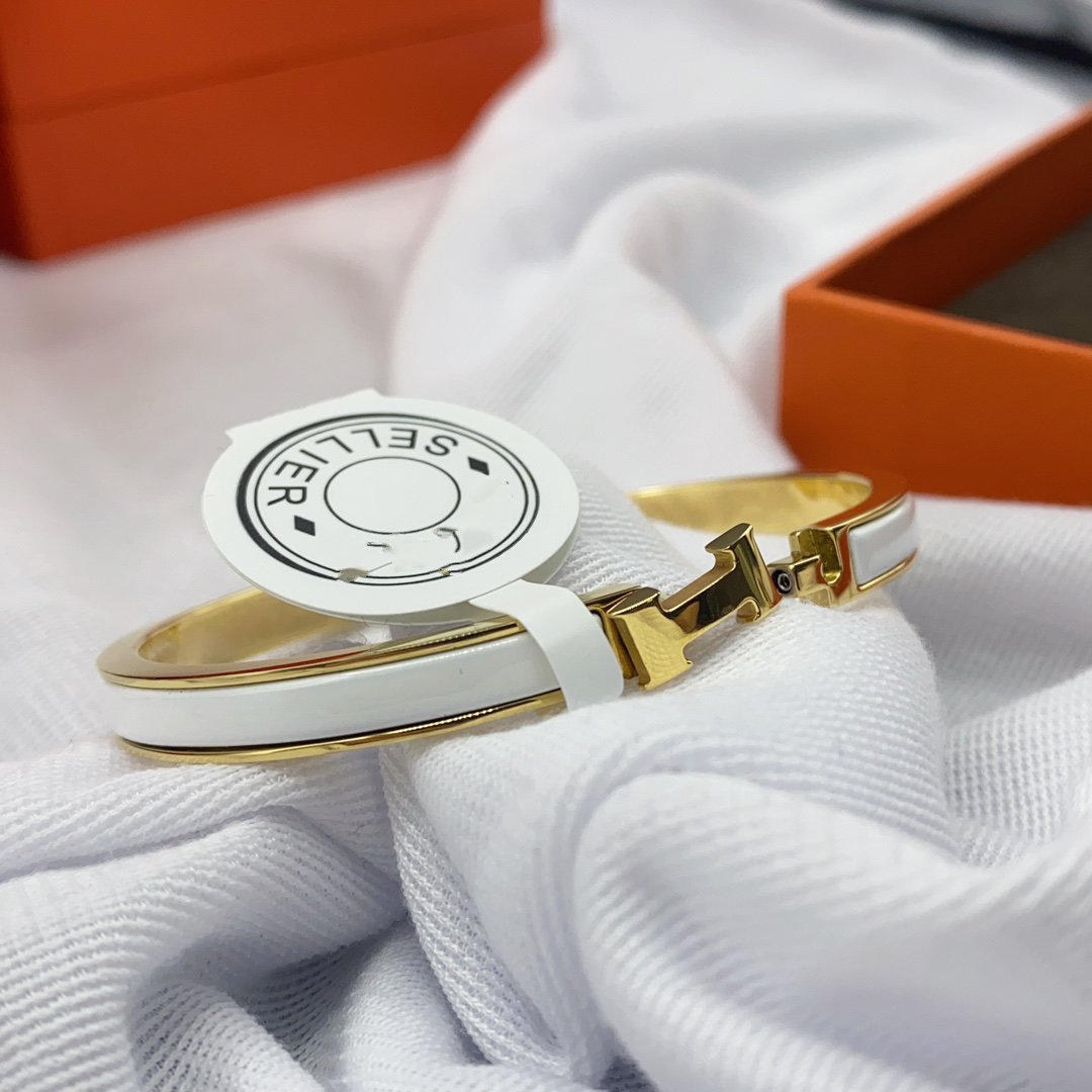 [Clover]CLASSIC HM CLIC WHITE 8MM ENAMEL BRACELET