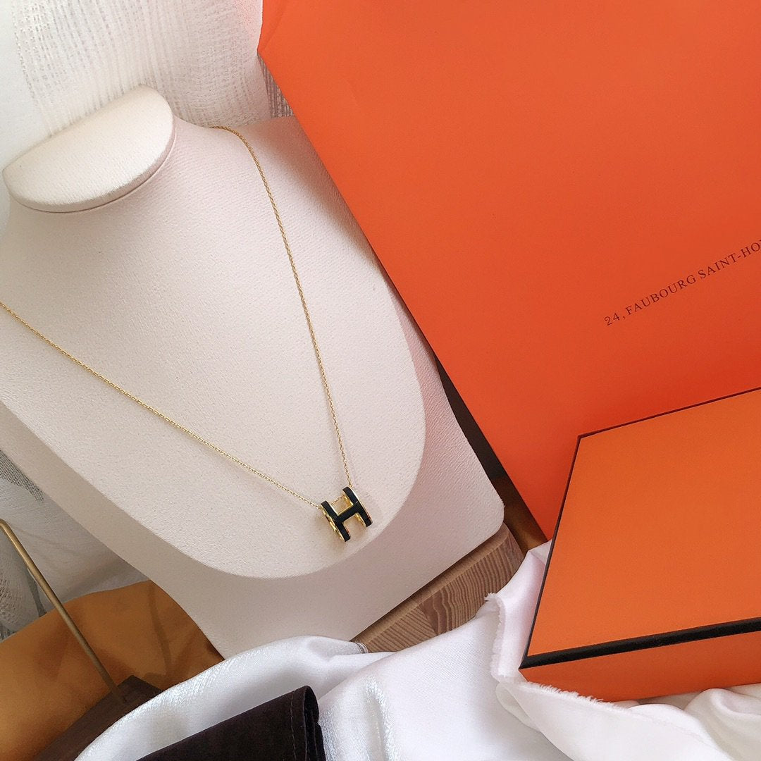 [Clover]HM CLIC BLACK ENAMEL GOLD NECKLACE