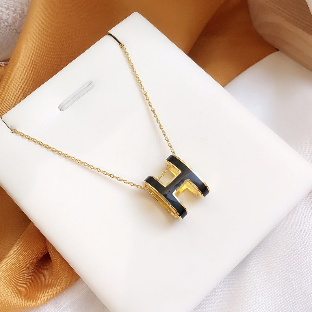 [Clover]HM CLIC BLACK ENAMEL GOLD NECKLACE