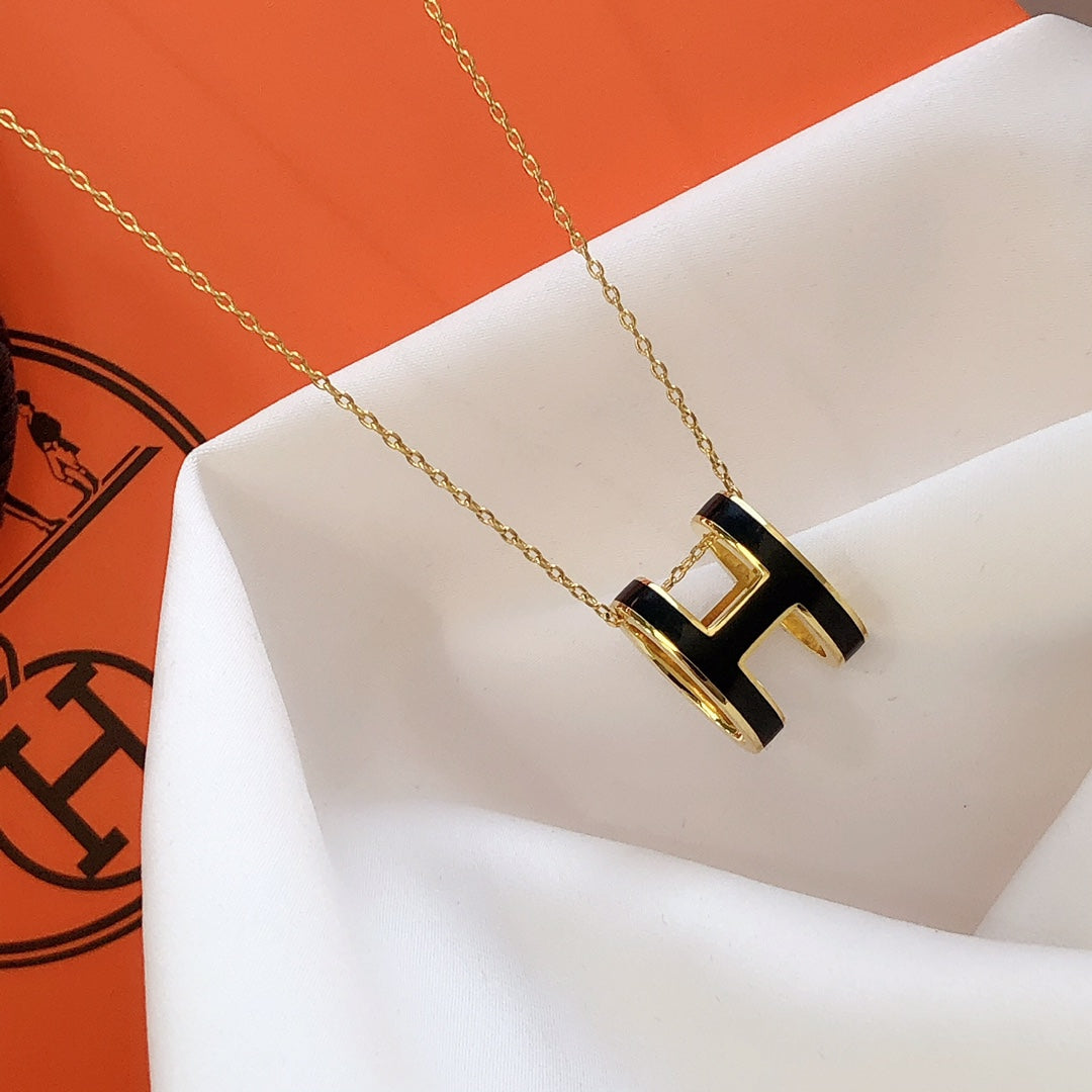 [Clover]HM CLIC BLACK ENAMEL GOLD NECKLACE