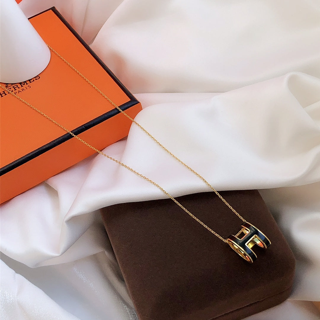 [Clover]HM CLIC BLACK ENAMEL GOLD NECKLACE