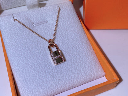 [Clover]HM ADVANCED NICHE LOCK HEAD NECKLACE DIAMONDS