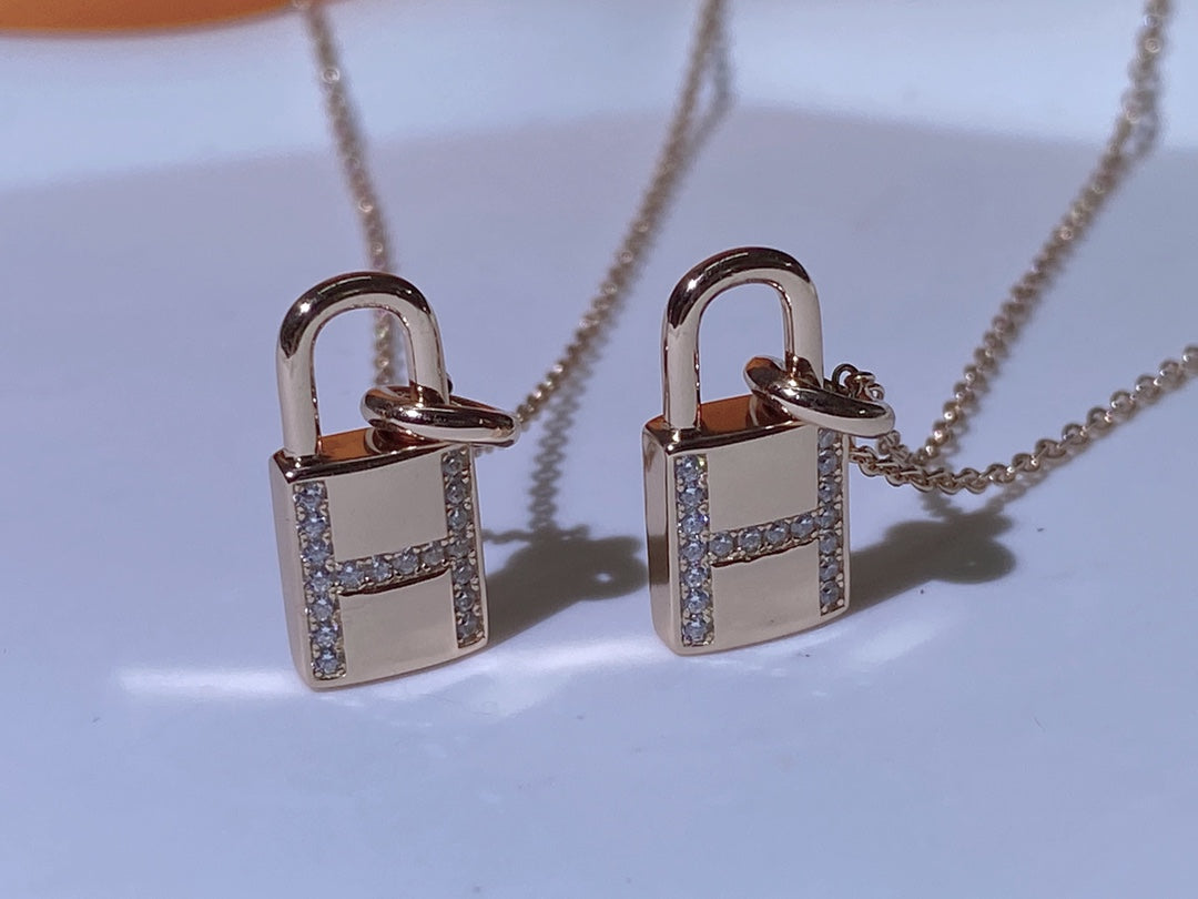 [Clover]HM ADVANCED NICHE LOCK HEAD NECKLACE DIAMONDS