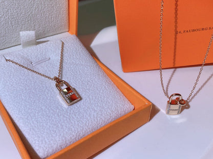 [Clover]HM ADVANCED NICHE LOCK HEAD NECKLACE DIAMONDS