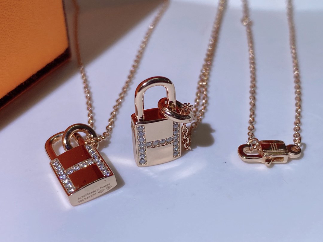 [Clover]HM ADVANCED NICHE LOCK HEAD NECKLACE DIAMONDS