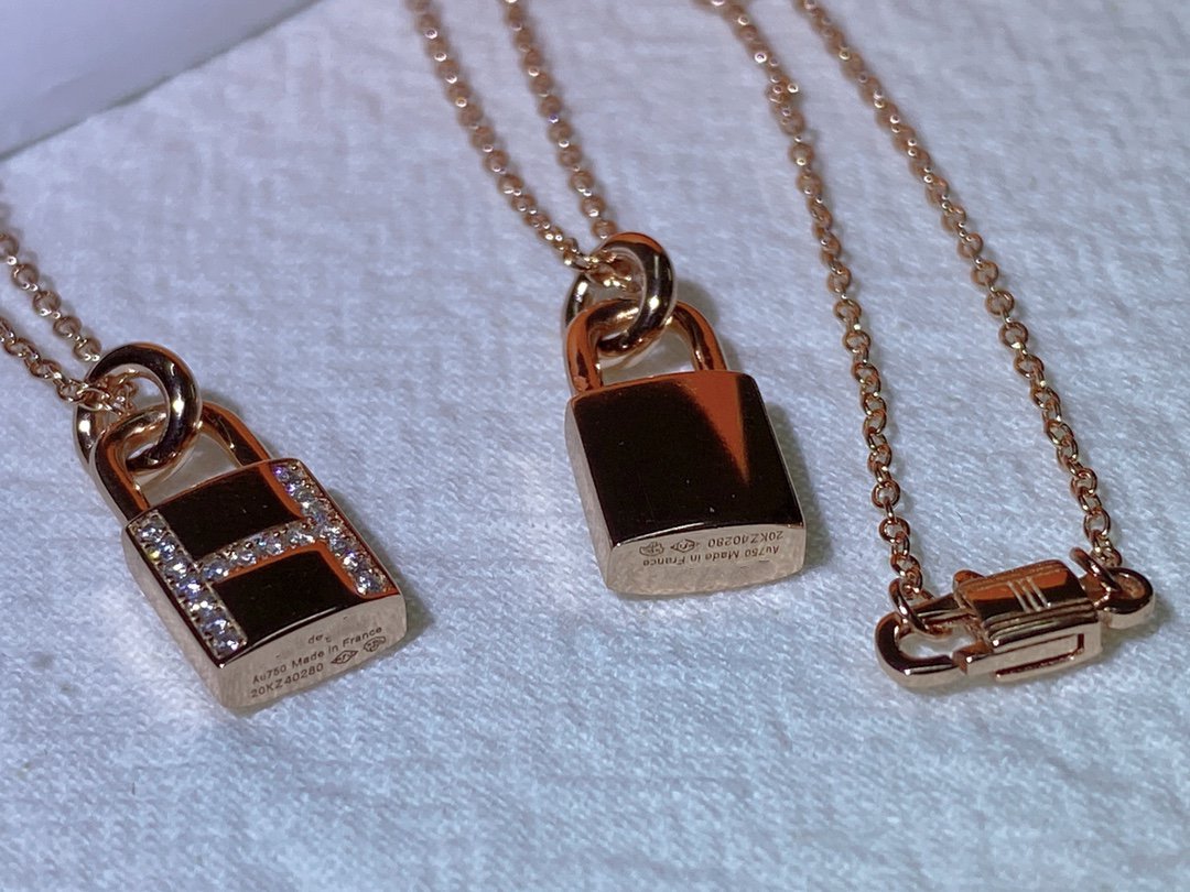 [Clover]HM ADVANCED NICHE LOCK HEAD NECKLACE DIAMONDS