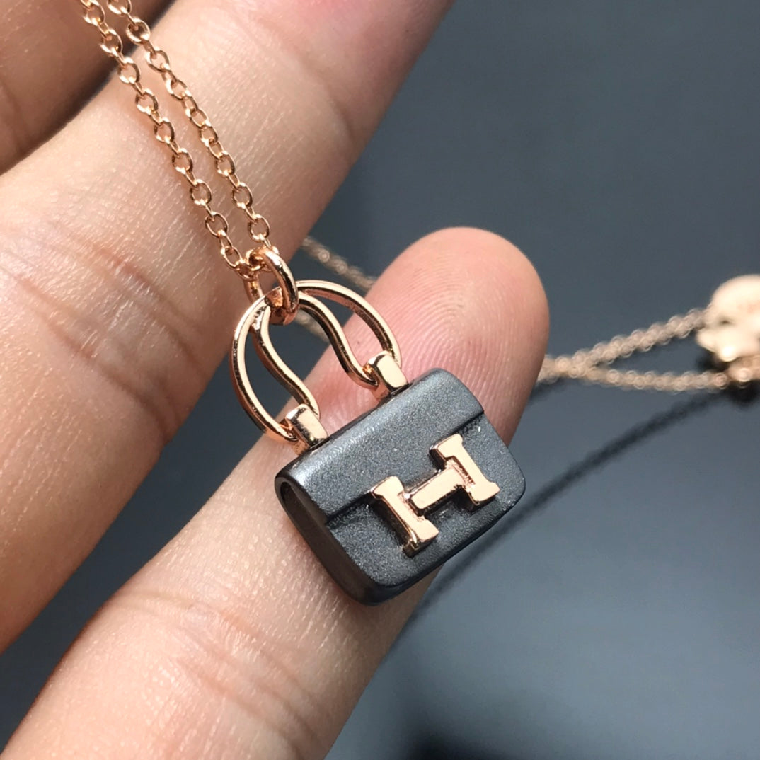 [Clover]WOMEN'S HM AMULETTES CONSTANCE PENDANT NECKLACE
