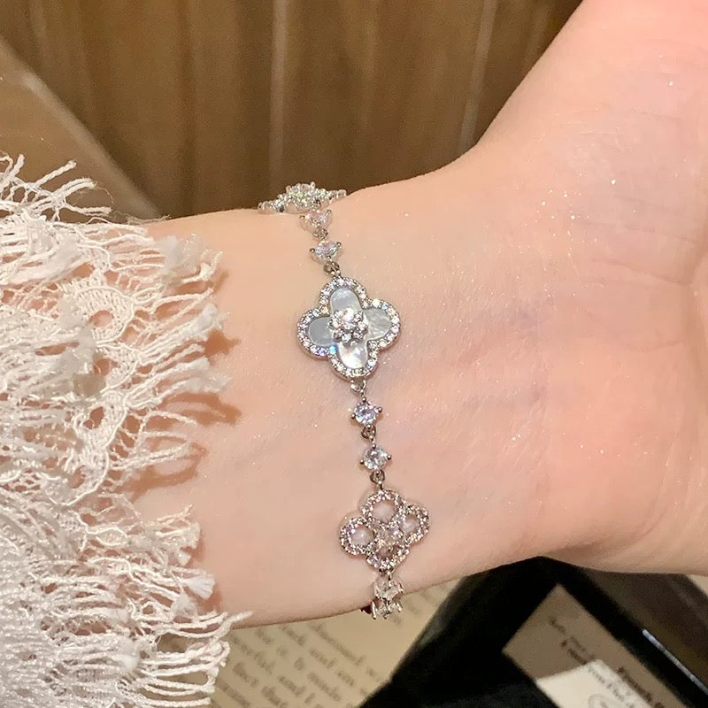 [Clover]CLOVER 5 MOTIF PINK BLUE RED WHITE BRACELET