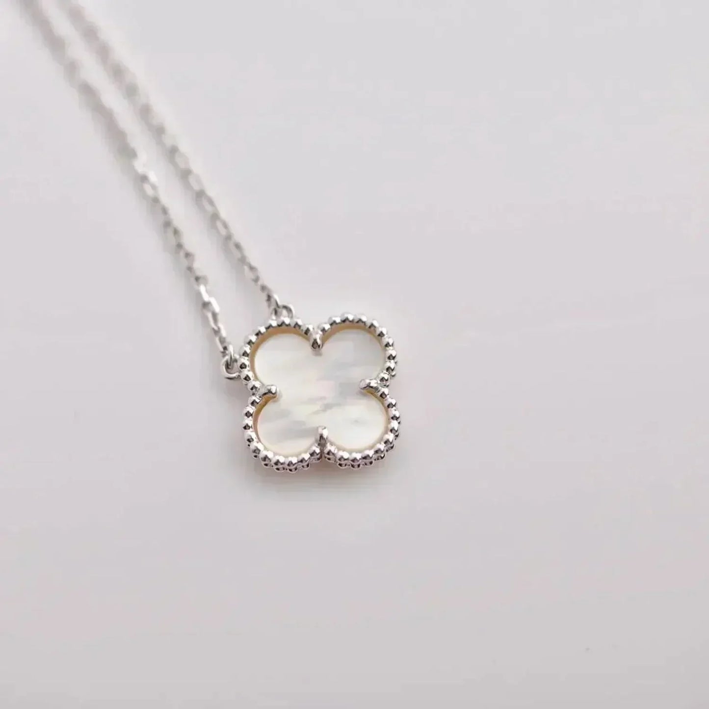 [Clover]CLOVER  15MM WHITE MOTHER-OF-PEARL SILVER