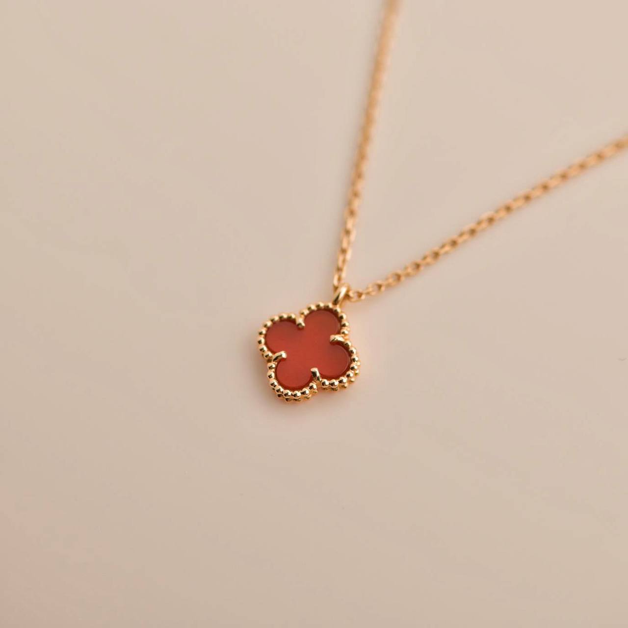 [Clover]CLOVER MINI 9.5MM WHITE CARNELIANS NECKLACE