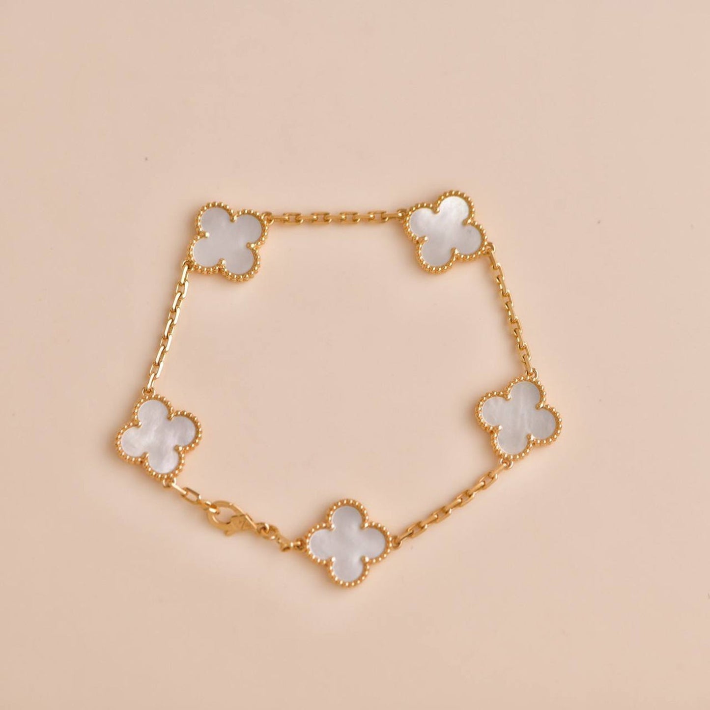 [Clover]CLOVER  5 MOTIF WHITE MOP BRACELET